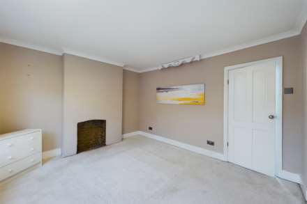 Glenview Road, Boxmoor, Image 12