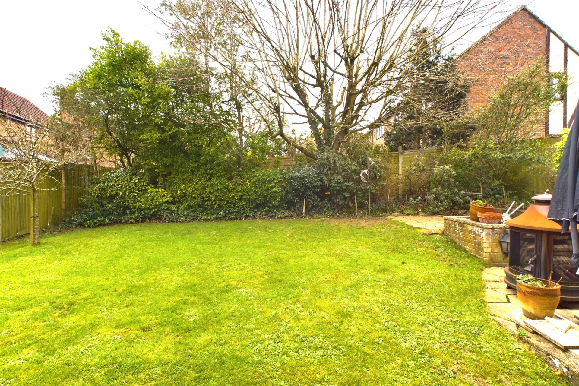 Property For Sale ** 4/5 BED DETACHED ** The Lawns, FIELDS END, HP1