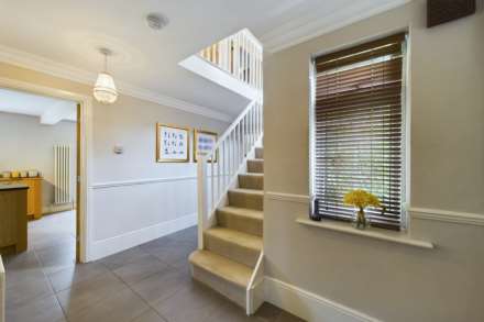 **  4/5 BED DETACHED  **  The Lawns, FIELDS END, HP1, Image 18