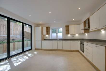 BRAND NEW 3 DOUBLE BED DETACHED with ENSUITE to MASTER BEDROOM, Image 6