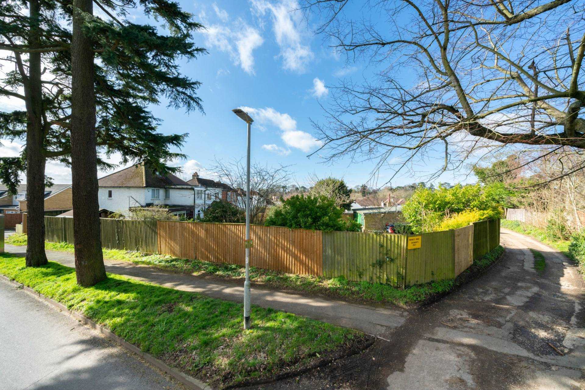 DEVELOPMENT PLOT TO THE REAR, AND ADJACENT TO, EXISTING CHARACTER PROPERTY - Glenview Road, BOXMOOR, HP1, Image 12