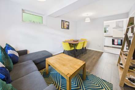 Counters Close, Boxmoor, Image 2