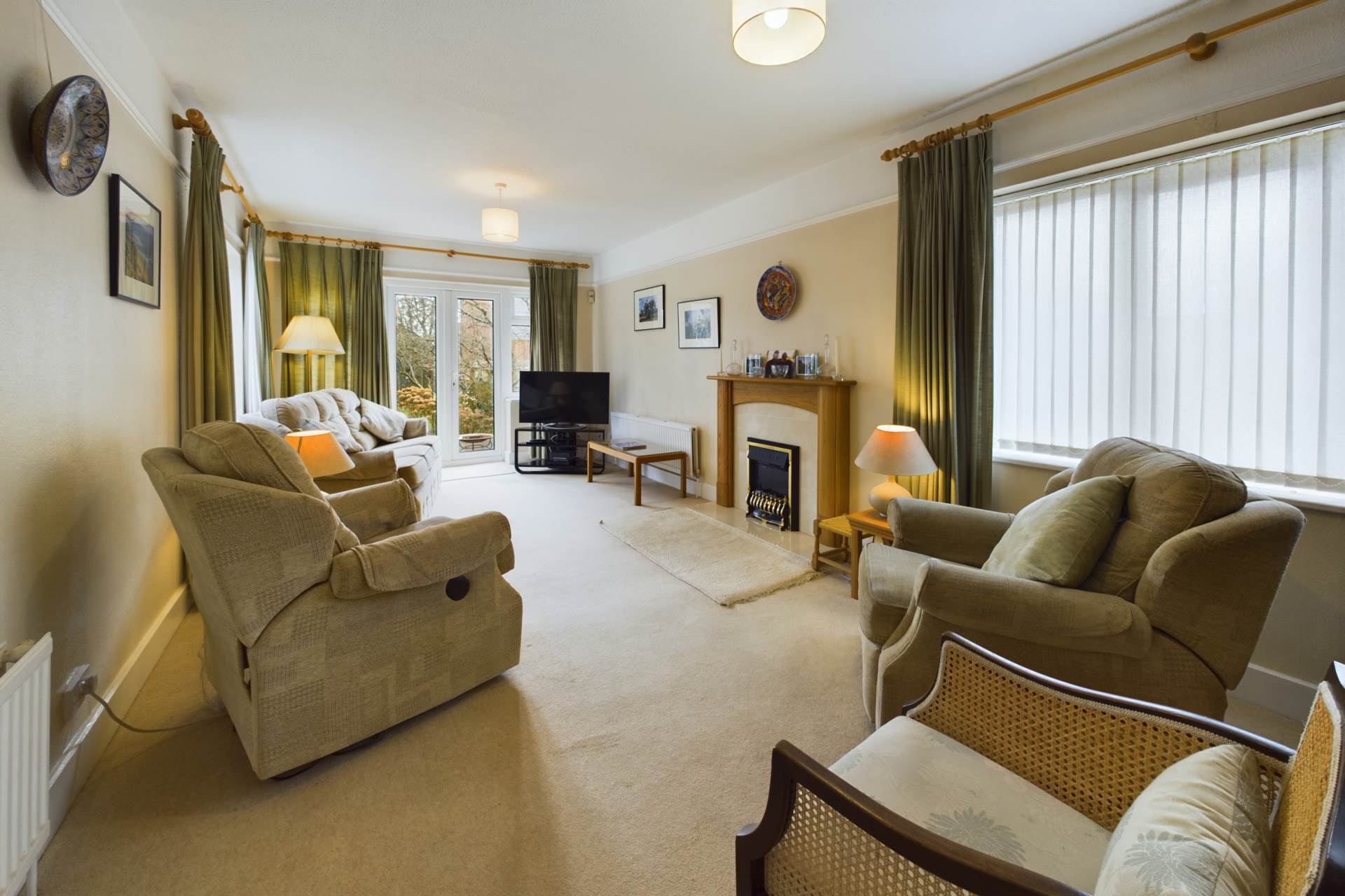 Property For Sale Chesham Road, BOVINGDON ** NO UPPER CHAIN