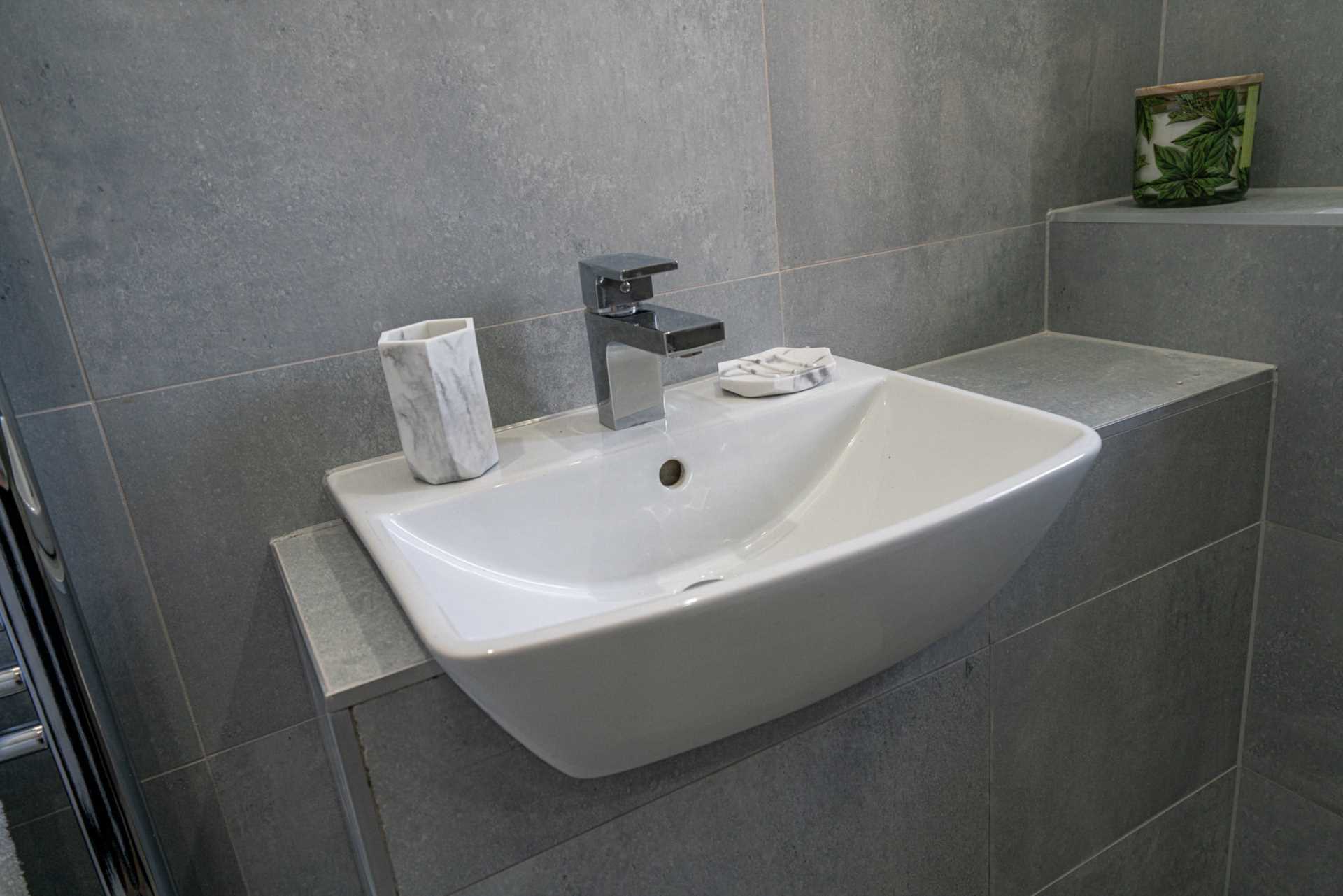 3/4 BED at Savoy Close, Adeyfield, Image 30