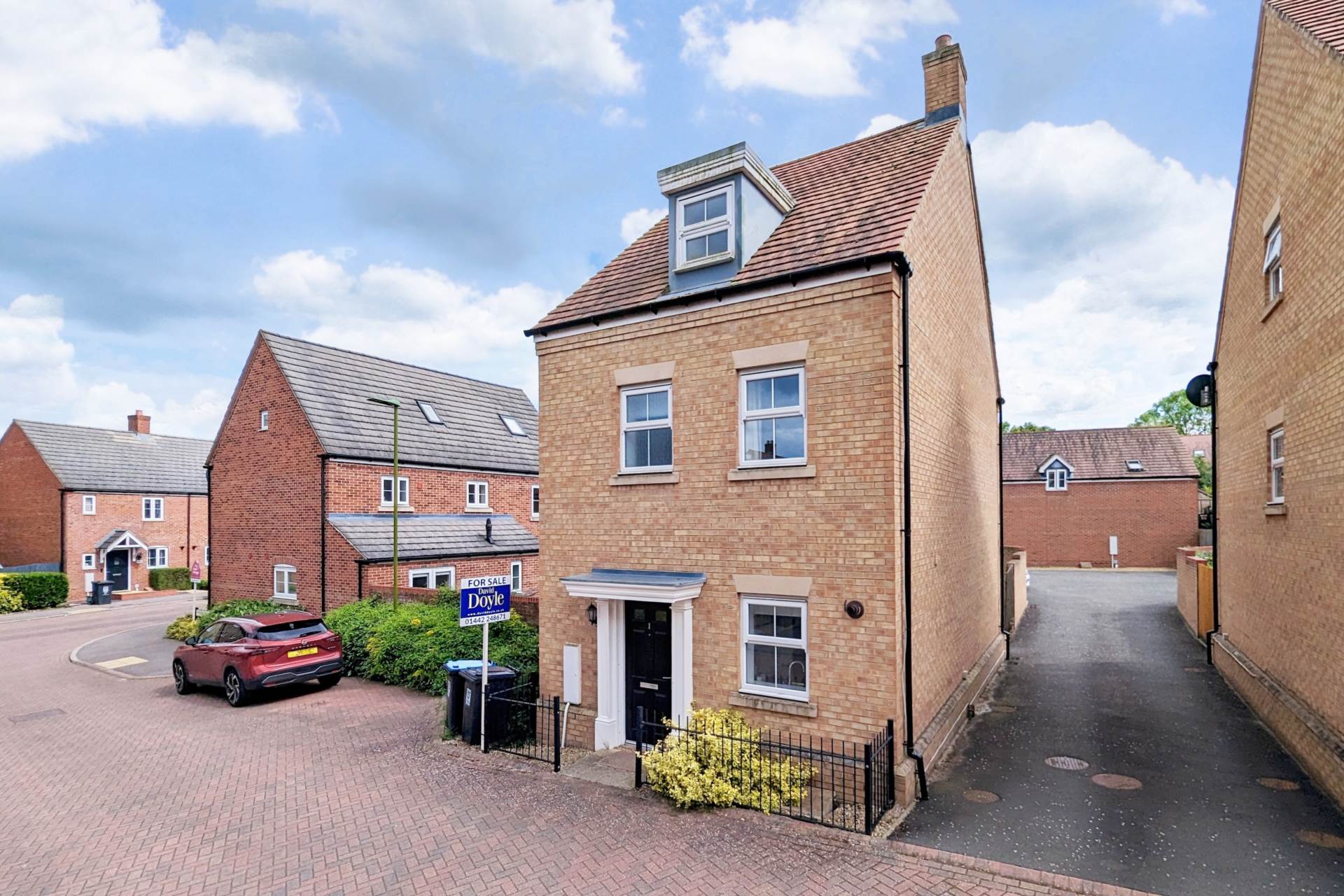 Property For Sale Dunnock Close, Hemel Hempstead David Doyle (ID 17005)