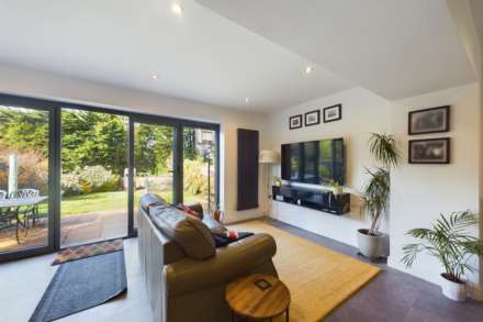 Greenacres, Leverstock Green, Image 10