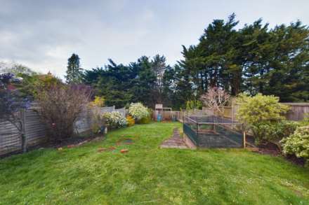 Greenacres, Leverstock Green, Image 21