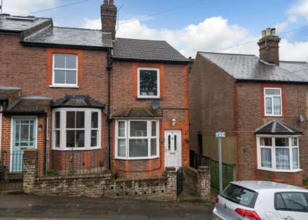 3 Bedroom End Terrace, Cemetery Hill, Boxmoor Borders, Available Now