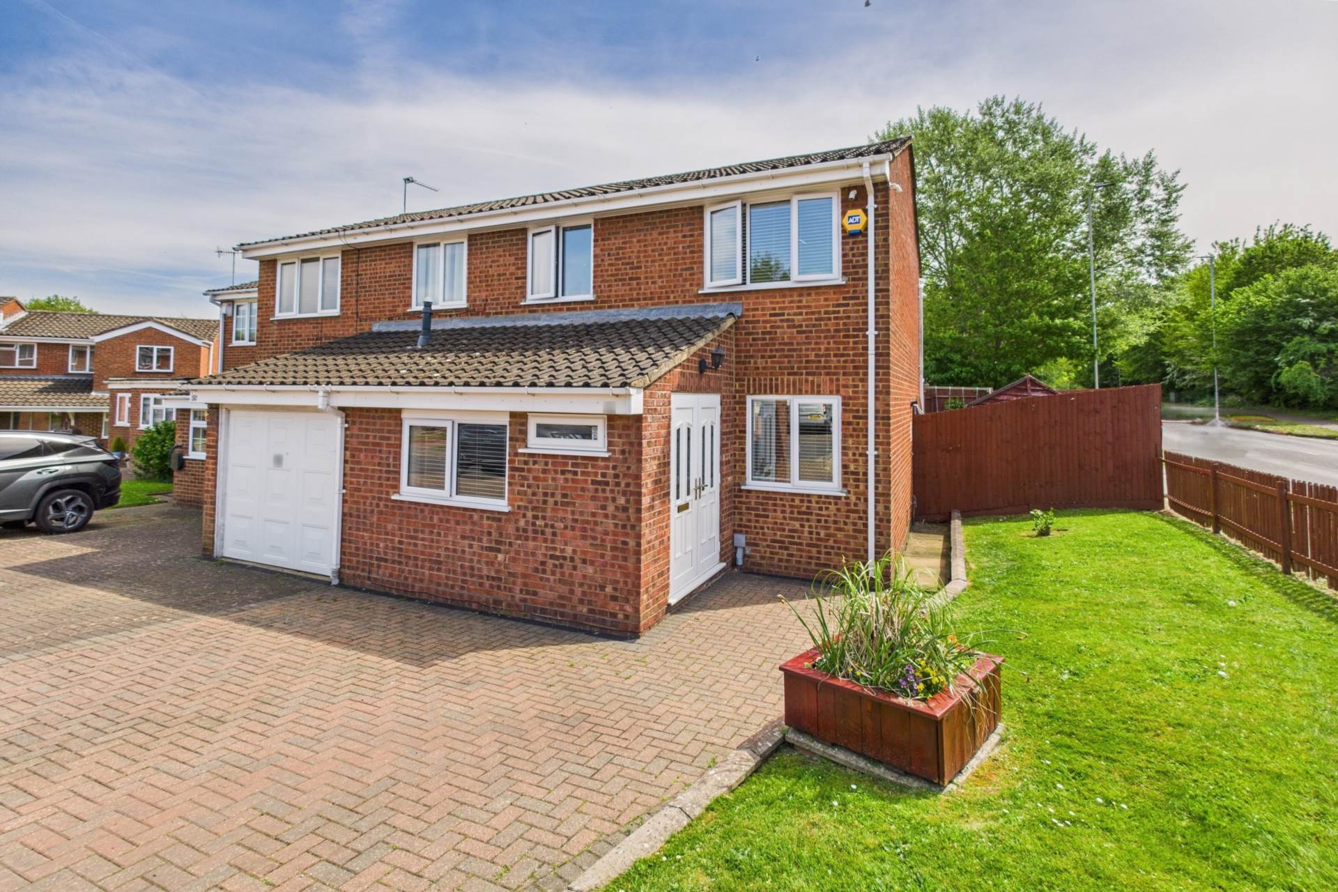 Berkeley Square, Hemel Hempstead, Image 1