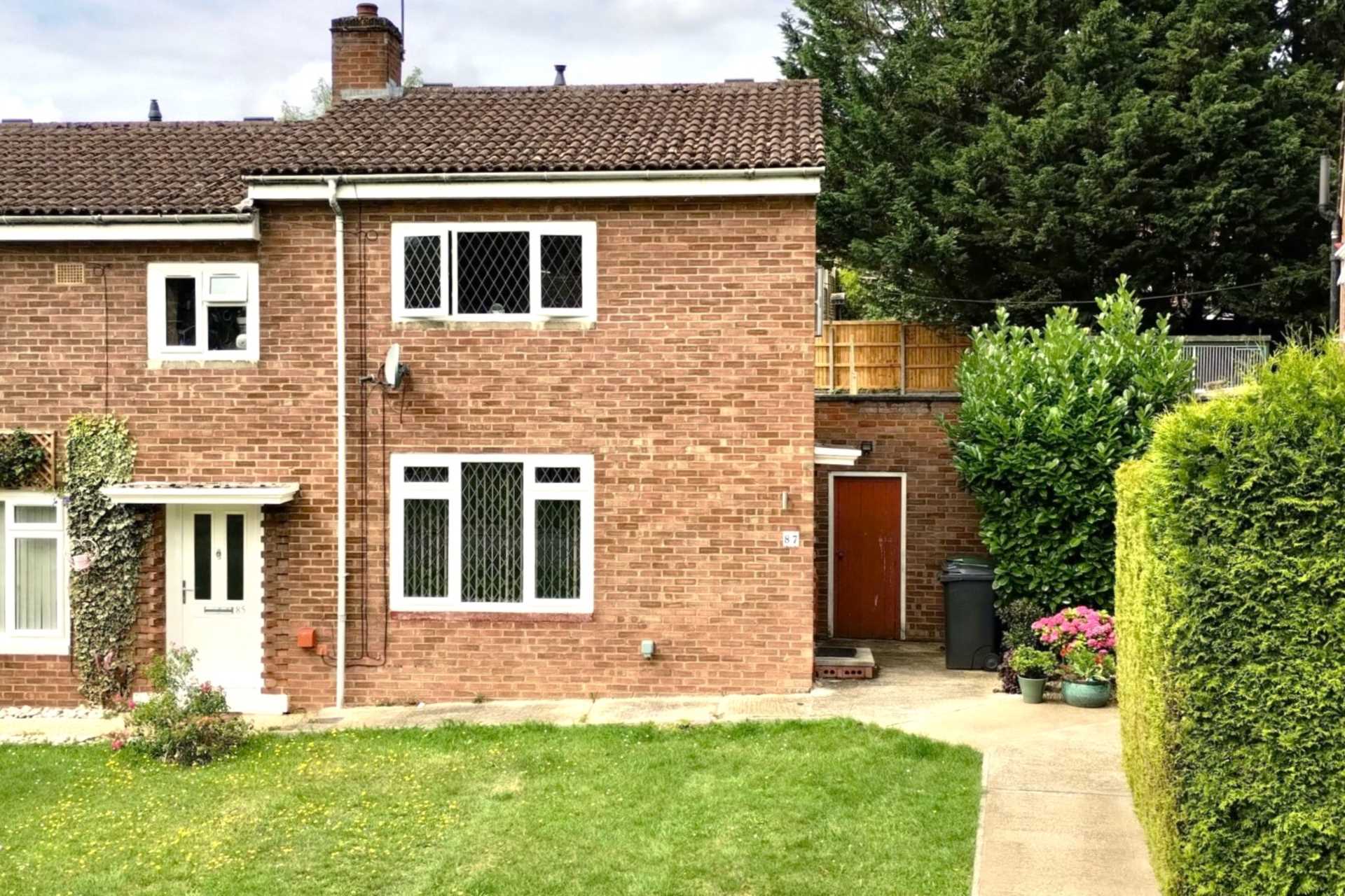 Beechfield Road, Boxmoor, Image 1
