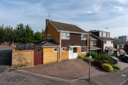 Vicarage Close, Boxmoor, Unfurnished, Available Now, Image 1