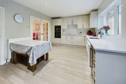 Grosvenor Terrace, Boxmoor, Image 15