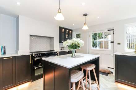 Roughdown Villas Road, Felden, Image 6