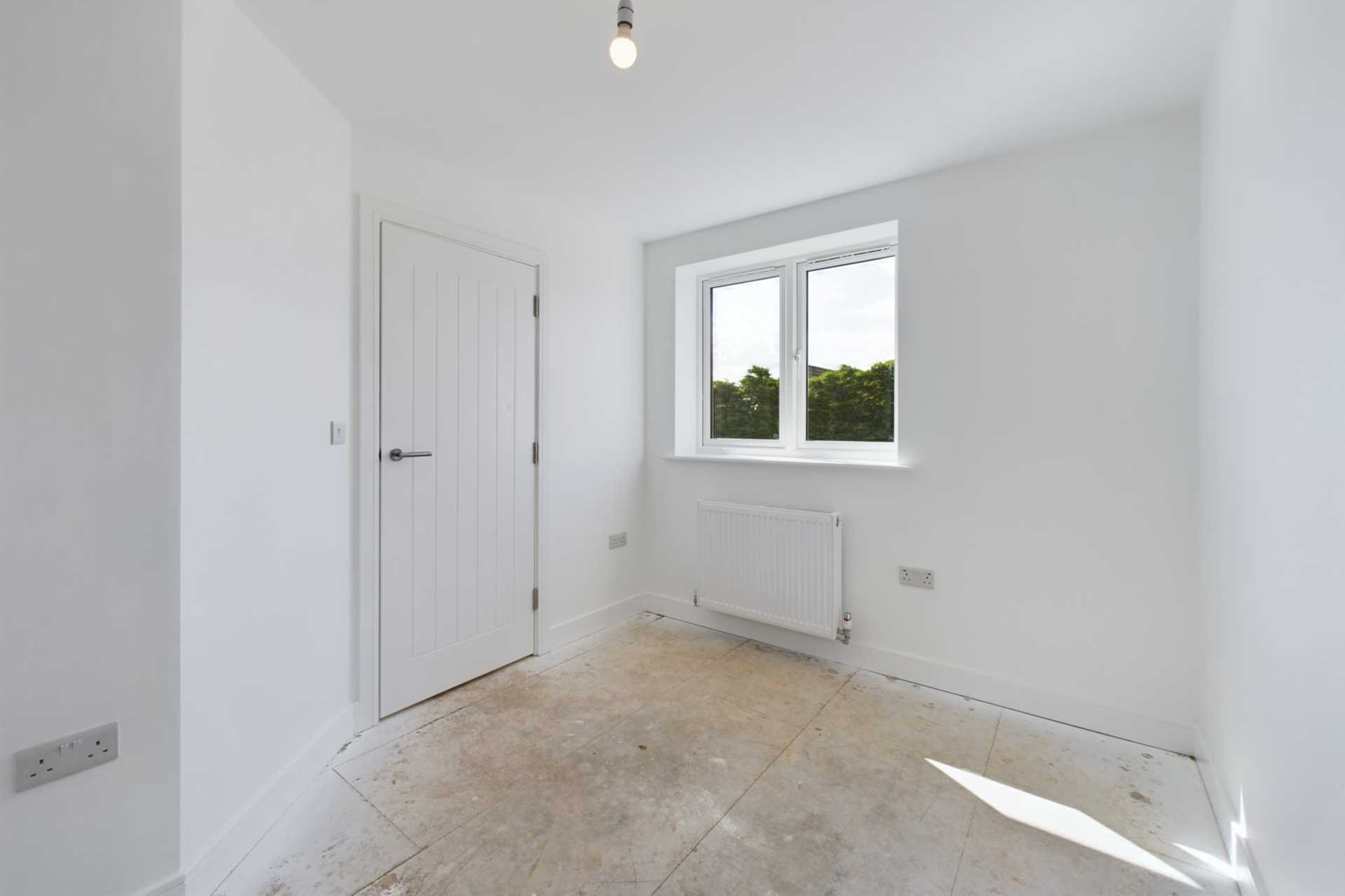 **  BRAND NEW  **  100a Wood Lane End, HH., Image 11