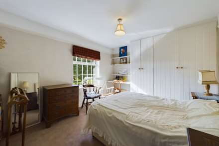 4 BEDS - George Street, Old Town, Image 9