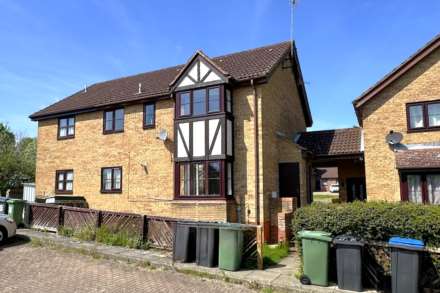 2 BED IN The Pastures, Fields End, HP1, Image 1
