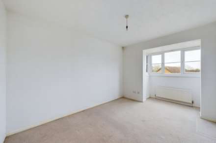 2 BED IN The Pastures, Fields End, HP1, Image 12