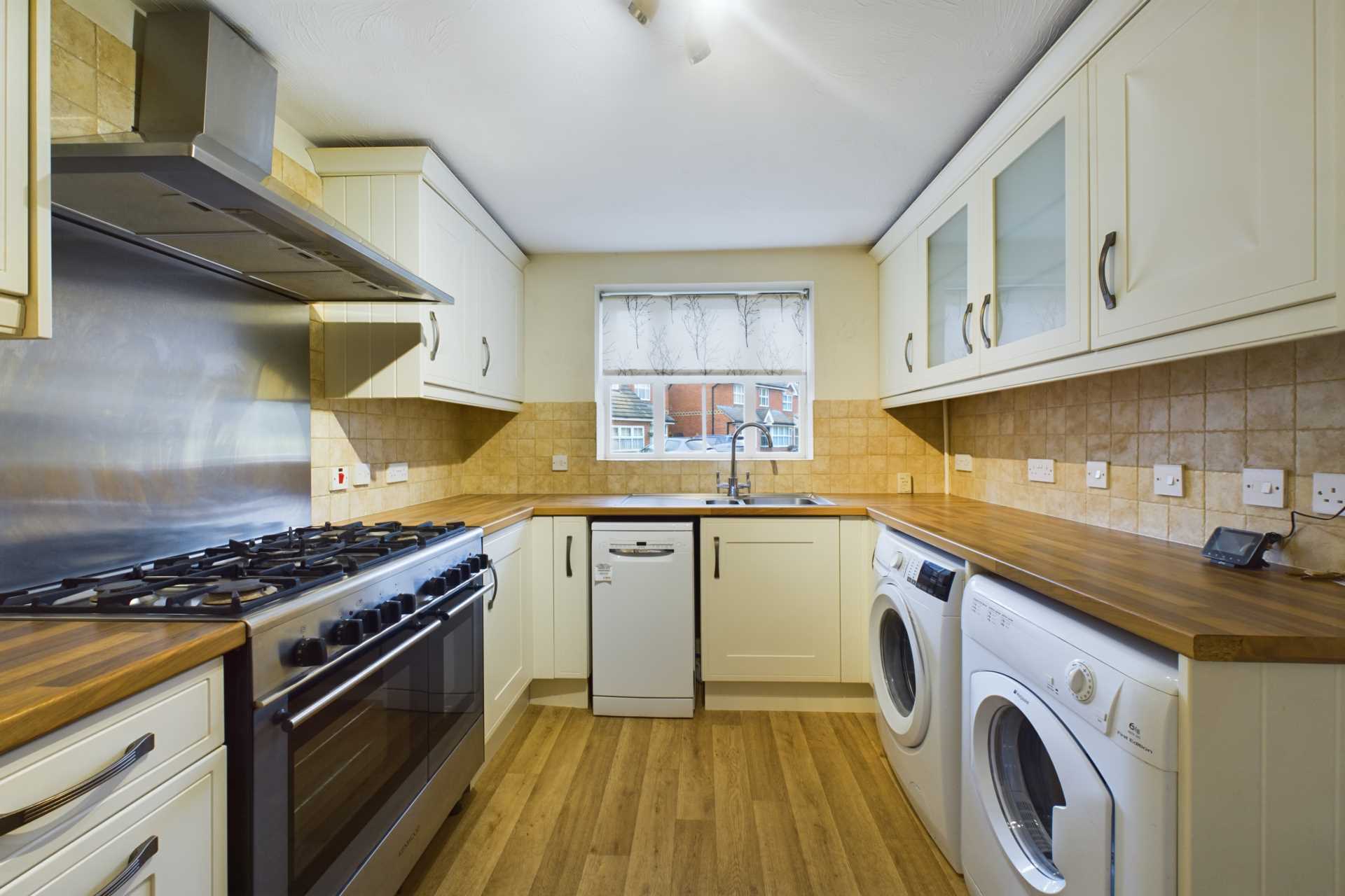 Property For Sale Hawkins Way, Bovingdon David Doyle (ID 20226)