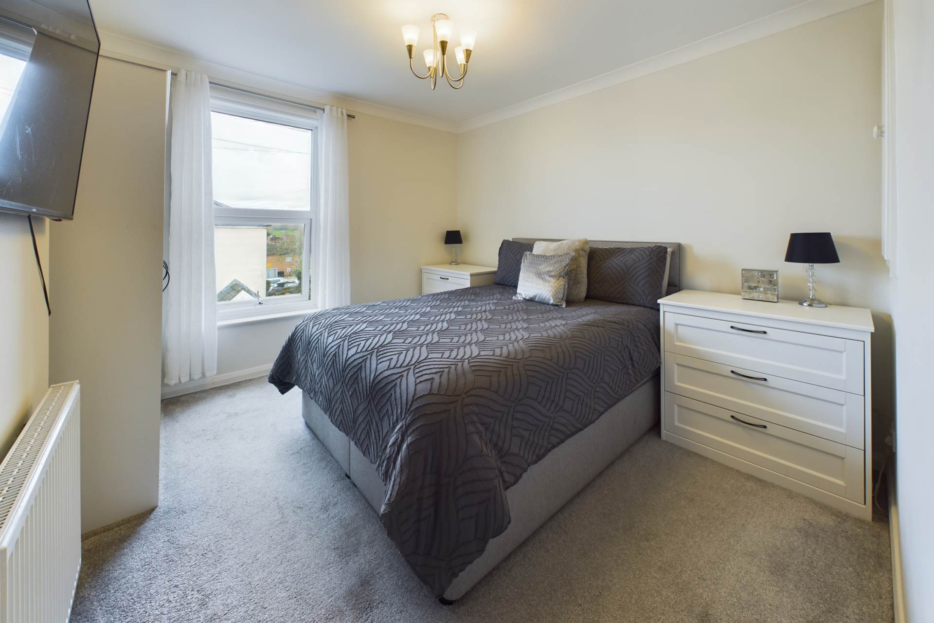 **  2 DOUBLE BEDS - TUCKED AWAY OLD TOWN SITUATION  **  St Marys Road, OLD TOWN, Image 11