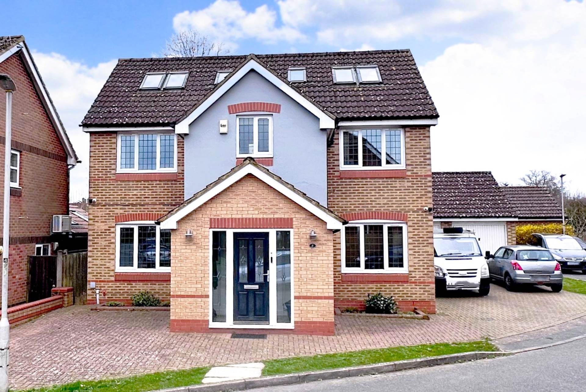 **  5 BED DETACHED  **  Little Catherells, HP1, Image 1