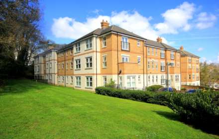 Adrian Close, Boxmoor