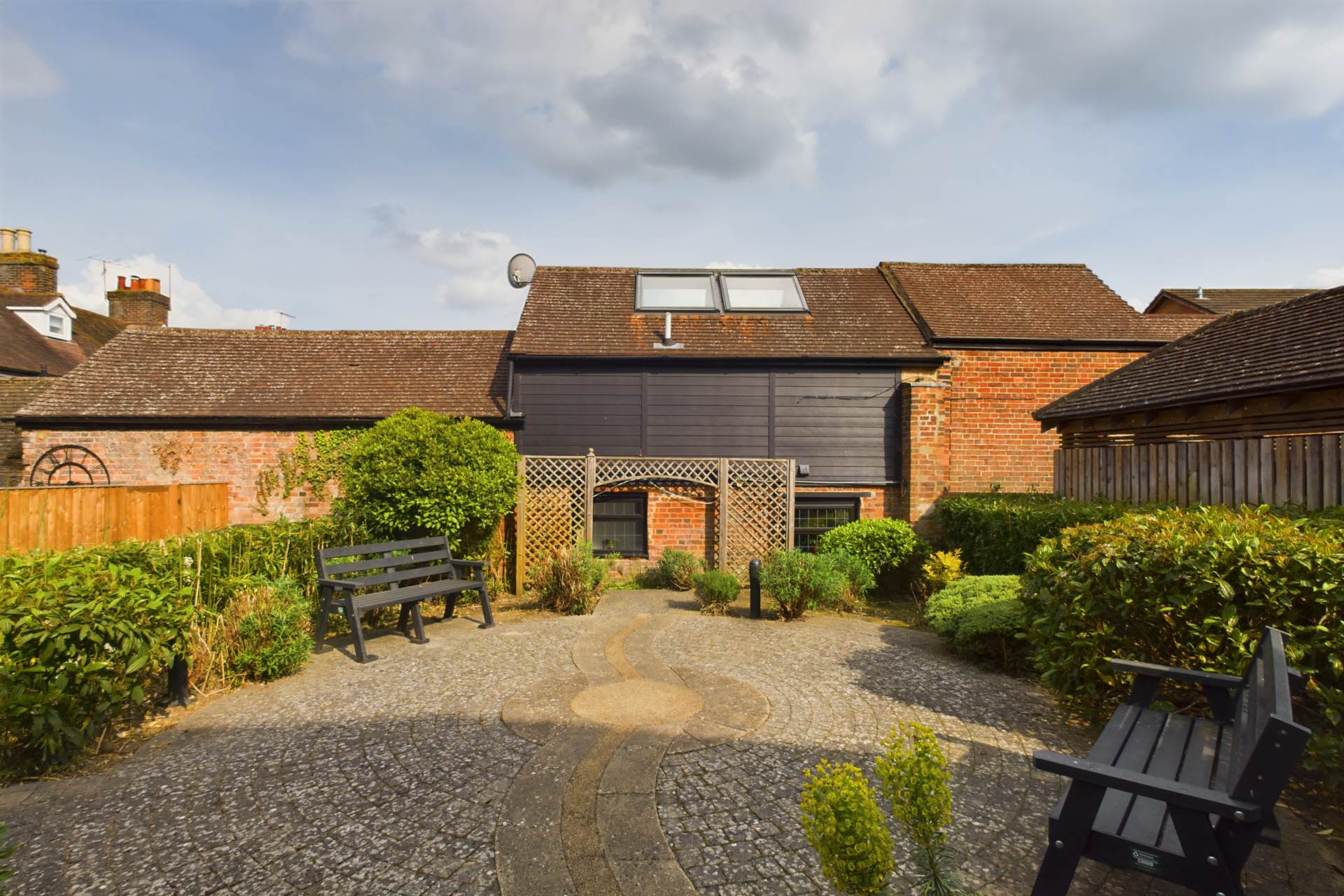 Roughdown Road, Boxmoor, Image 9