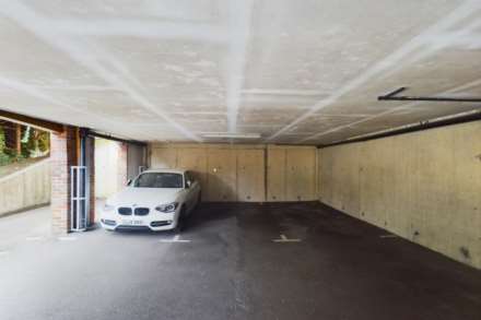 Roughdown Road, Boxmoor, Image 10