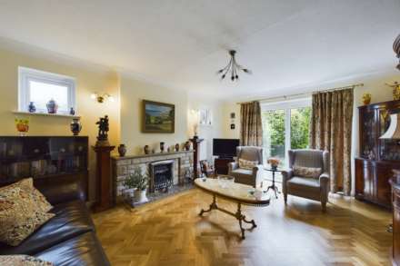 Crouchfield, Boxmoor, Image 3