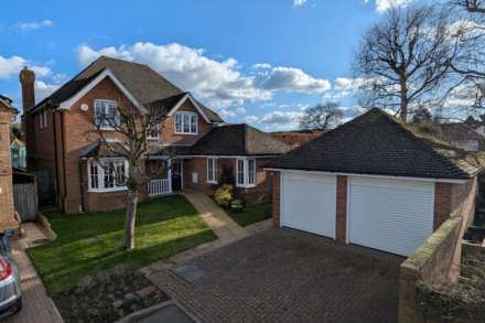 Property For Sale Meadowbank Close, Bovingdon, Hemel Hempstead