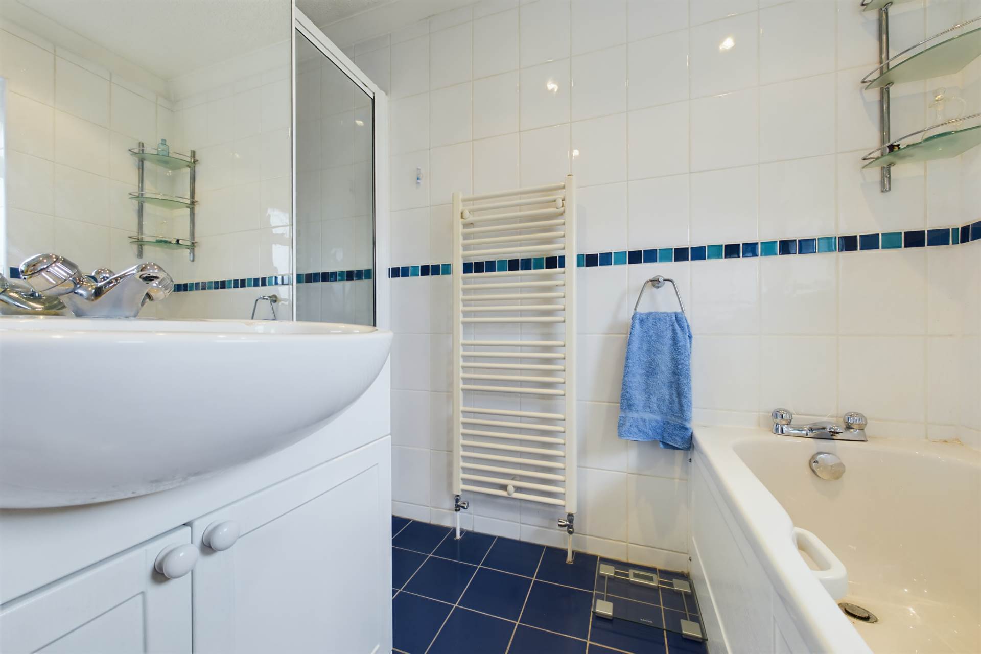 Larchwood Road, Adeyfield, Image 9