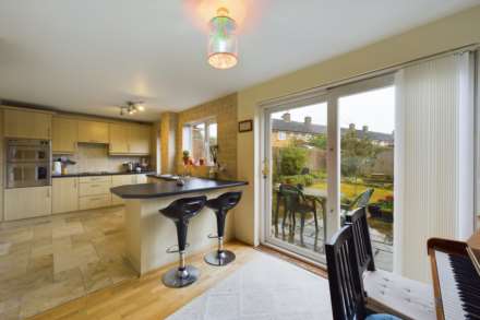 Larchwood Road, Adeyfield, Image 2