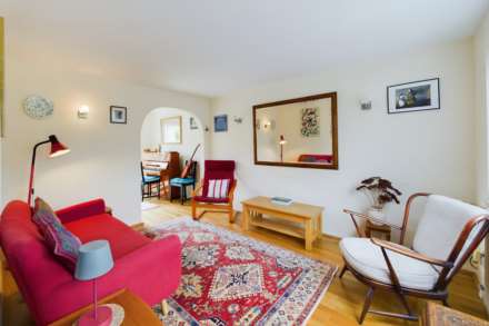 Larchwood Road, Adeyfield, Image 4