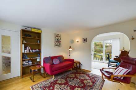 Larchwood Road, Adeyfield, Image 5