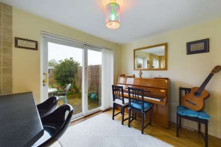 Larchwood Road, Adeyfield, Image 6