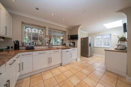 Tile Kiln Close, Leverstock Green, Image 25