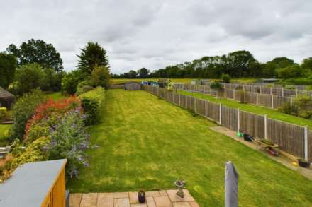 Green Lane, Bovingdon, Image 14