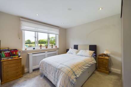 Green Lane, Bovingdon, Image 15