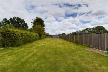 Green Lane, Bovingdon, Image 19