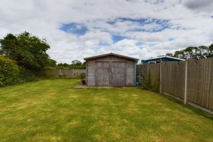 Green Lane, Bovingdon, Image 21