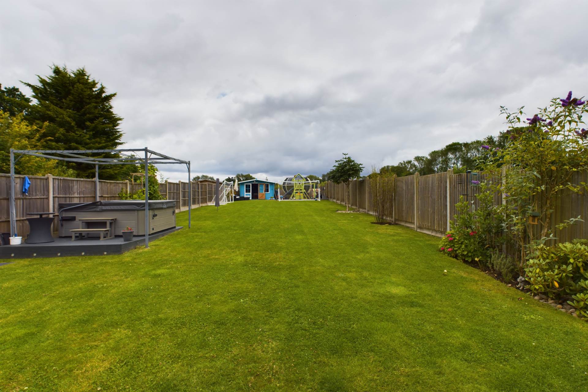 Green Lane, Bovingdon, Image 19