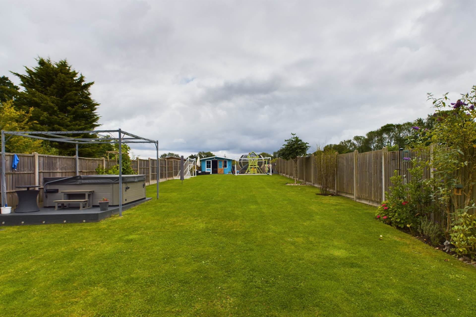 Green Lane, Bovingdon, Image 21