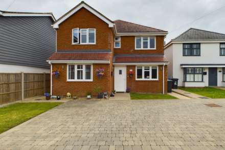 Property For Sale Green Lane, Bovingdon, Hemel Hempstead