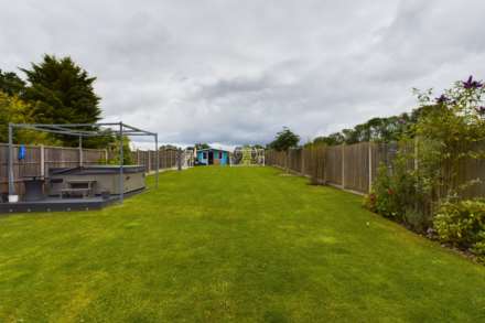 Green Lane, Bovingdon, Image 19
