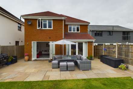 Green Lane, Bovingdon, Image 30