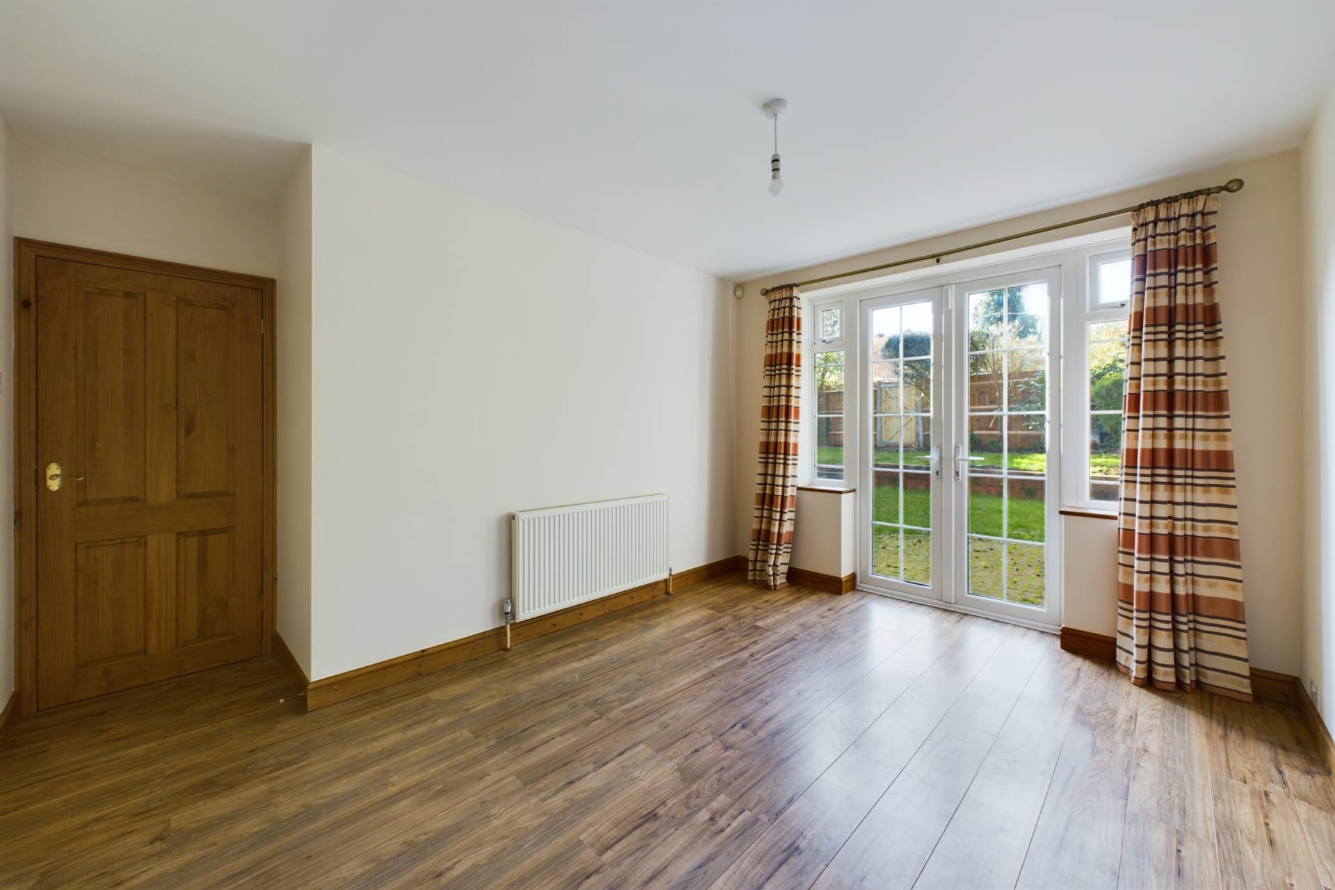 WELL PRESENTED 3 BED HOME WITH OFF-STREET PARKING & GARDEN, Image 7
