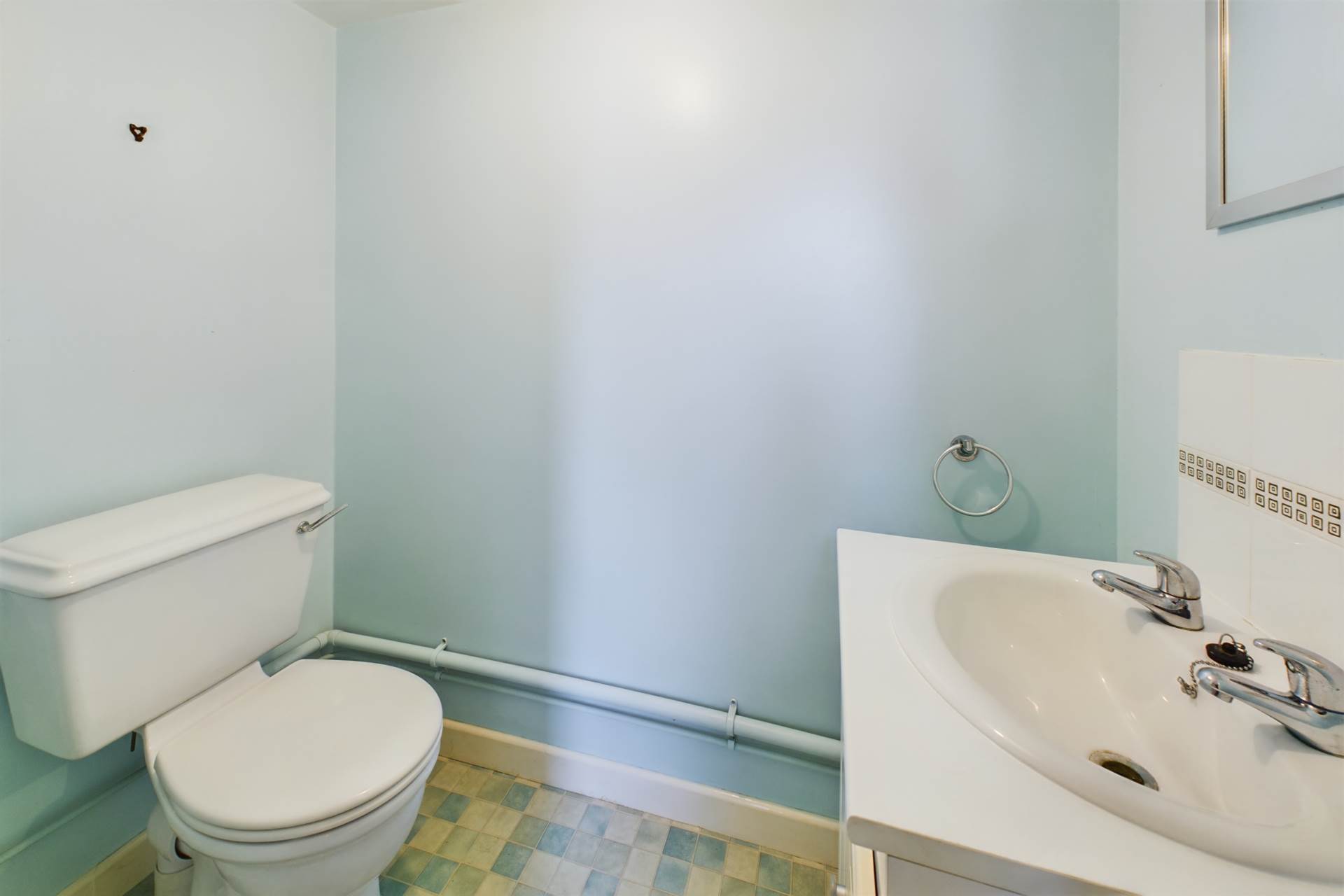 WELL PRESENTED 3 BED HOME WITH OFF-STREET PARKING & GARDEN, Image 9
