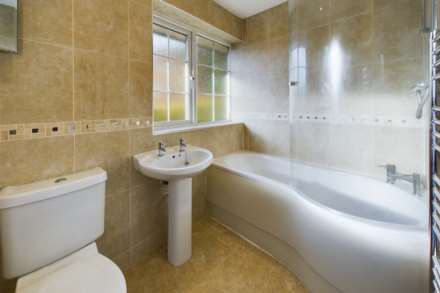 WELL PRESENTED 3 BED HOME WITH OFF-STREET PARKING & GARDEN, Image 10
