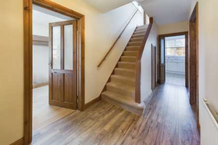 WELL PRESENTED 3 BED HOME WITH OFF-STREET PARKING & GARDEN, Image 5