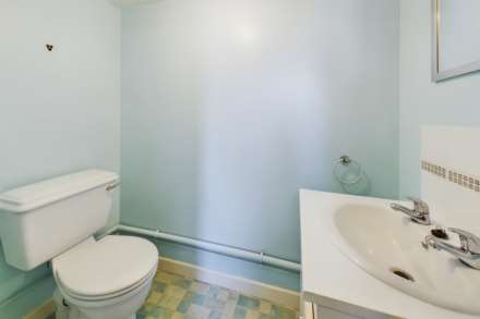 WELL PRESENTED 3 BED HOME WITH OFF-STREET PARKING & GARDEN, Image 9