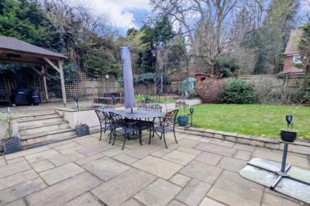 The Conifers, Box Lane, Felden, Image 13
